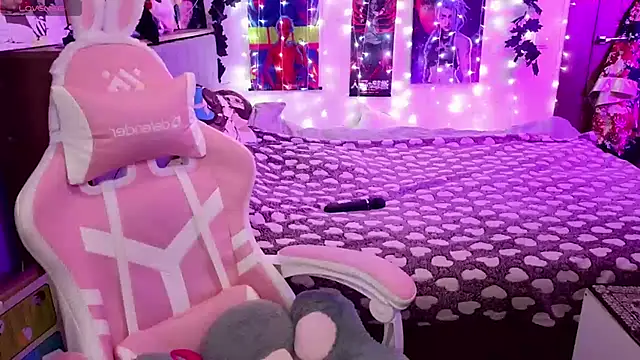 Violet Noir online show from January 28, 9:41 am