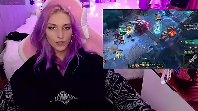 Violet Noir online show from January 30, 2:58 pm