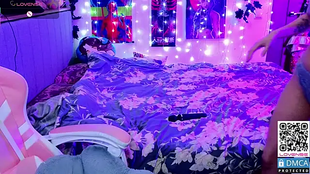 Violet Noir online show from March 3, 2:48 pm