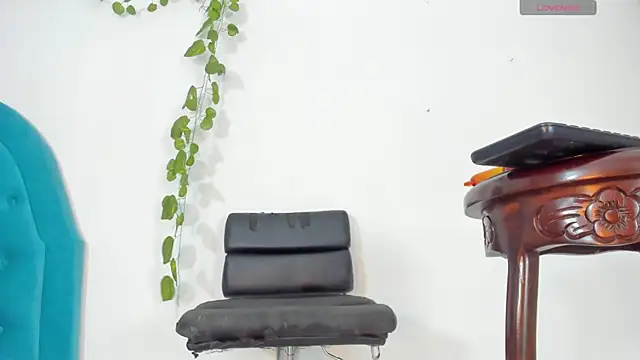 BunnyHotsx online show from December 13, 5:49 am