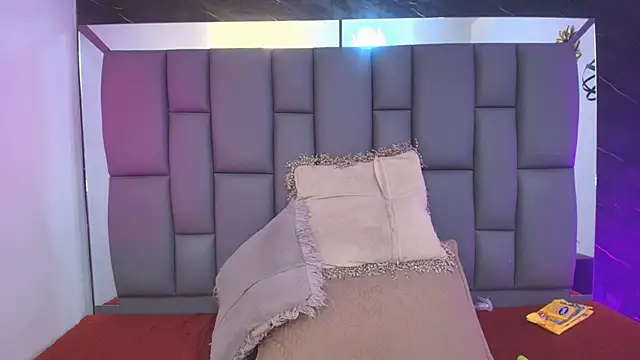  MiaBrown  online show from January 15, 12:10 pm