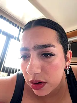 Nicollemays online show from November 5, 4:07 pm