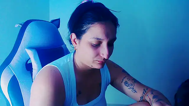 liz dirty online show from April 12, 9:09 pm