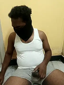 Snapshot of Tamil_paiyan012 chatting on March 1, 10:55 am Tamil paiyan012 online show from March 1, 10:55 am