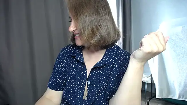 Snapshot of DonnaMagdalena chatting on June 14, 11:45 am DonnaMagdalena online show from June 14, 11:45 am