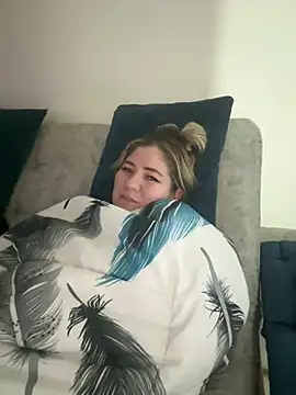 Snapshot of Celestedubois chatting on December 27, 6:14 am Celestedubois online show from December 27, 6:14 am