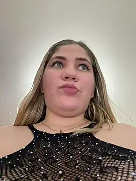 Snapshot of Celestedubois chatting on March 21, 10:39 pm Celestedubois online show from March 21, 10:39 pm