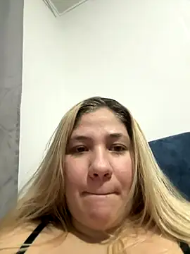 Snapshot of Celestedubois chatting on October 14, 11:38 pm Celestedubois online show from October 14, 11:38 pm