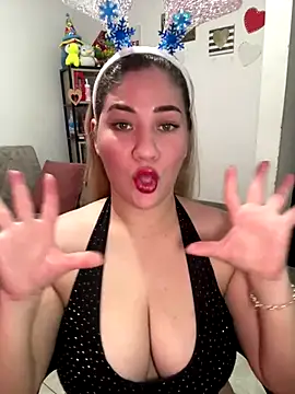 Snapshot of Celestedubois chatting on December 16, 7:08 pm Celestedubois online show from December 16, 7:08 pm