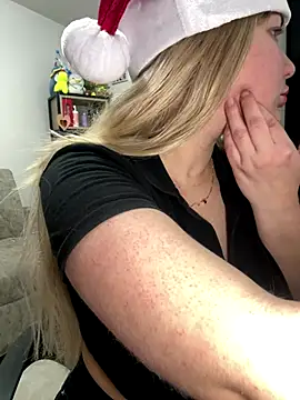 Snapshot of Celestedubois chatting on December 18, 11:22 pm Celestedubois online show from December 18, 11:22 pm