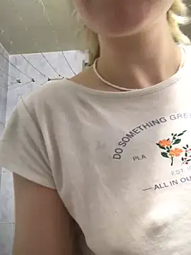 Snapshot of _Sweet_Love_ chatting on December 29, 12:41 am Sweet Love online show from December 29, 12:41 am