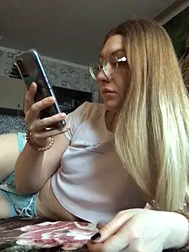 Snapshot of _Sweet_Love_ chatting on February 4, 12:33 pm Sweet Love online show from February 4, 12:33 pm