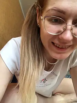 Snapshot of _Sweet_Love_ chatting on February 14, 7:59 am Sweet Love online show from February 14, 7:59 am
