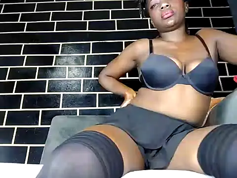 Snapshot of Sweetbeasty chatting on February 2, 2:59 am Sweetbeasty online show from February 2, 2:59 am