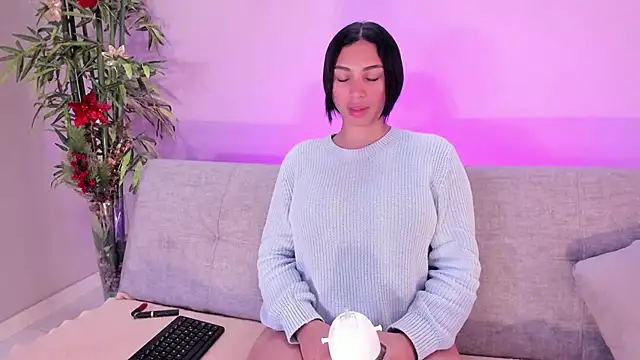Snapshot of SALOME_CLARK1 chatting on December 12, 12:44 pm SALOME CLARK1 online show from December 12, 12:44 pm