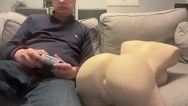 freddy0222222 online show from March 16, 8:02 pm