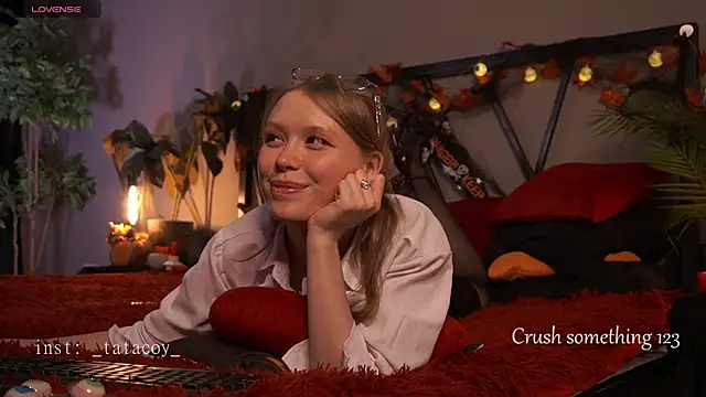 Snapshot of TataCoy chatting on October 25, 7:19 pm TataCoy online show from October 25, 7:19 pm