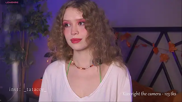 Snapshot of TataCoy chatting on November 18, 12:42 pm TataCoy online show from November 18, 12:42 pm