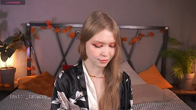 Snapshot of TataCoy chatting on November 26, 4:08 pm TataCoy online show from November 26, 4:08 pm