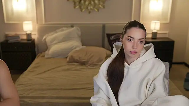 Jasmine Flow online show from November 24, 8:03 am