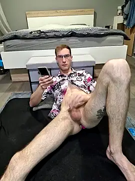 Snapshot of TOY_boy7 chatting on February 23, 7:49 pm TOY boy7 online show from February 23, 7:49 pm