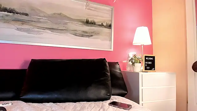 Tiffanysurez  online show from March 19, 10:20 pm