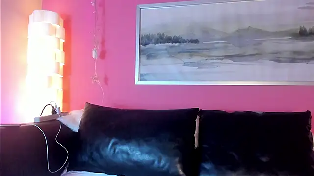 Tiffanysurez  online show from December 2, 9:54 pm