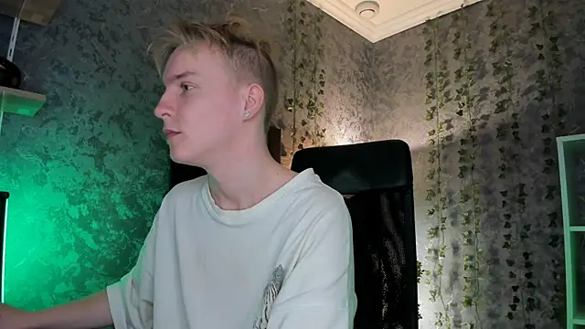 AlexxSweet online show from November 8, 7:30 am