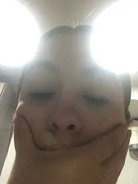 nalalye cruzz  online show from February 23, 12:30 am