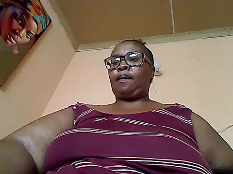 Snapshot of ZOQULUx chatting on January 10, 7:46 am ZOQULUx online show from January 10, 7:46 am