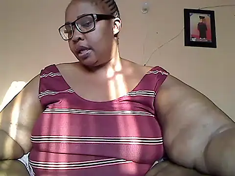 Snapshot of ZOQULUx chatting on September 12, 2:50 pm ZOQULUx online show from September 12, 2:50 pm