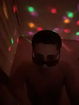 WhiteeMen online show from November 16, 9:31 pm