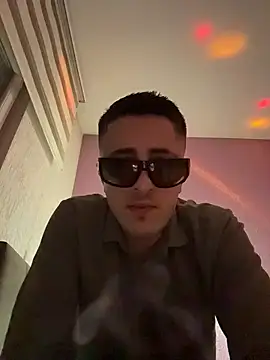 WhiteeMen online show from November 25, 8:42 pm