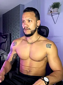 ARON TAYLER01 online show from November 22, 10:25 am