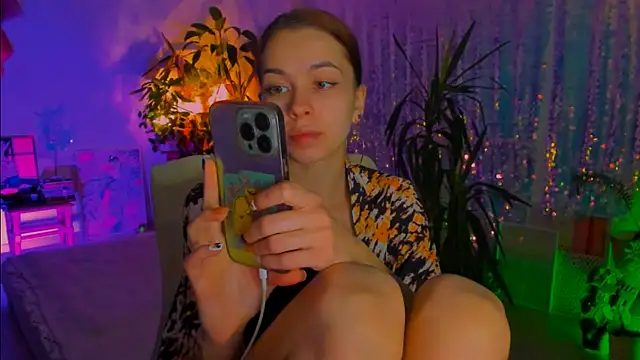 Snapshot of poli__ chatting on November 15, 8:16 pm poli online show from November 15, 8:16 pm