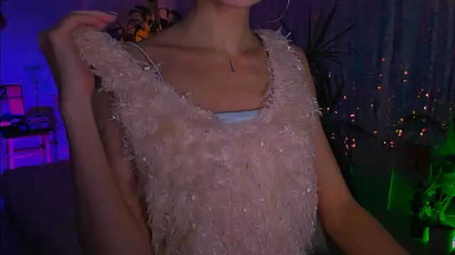 Snapshot of poli__ chatting on November 22, 7:02 pm poli online show from November 22, 7:02 pm