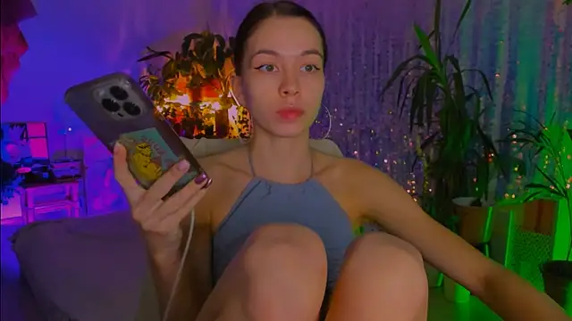 Snapshot of poli__ chatting on December 5, 4:25 pm poli online show from December 5, 4:25 pm