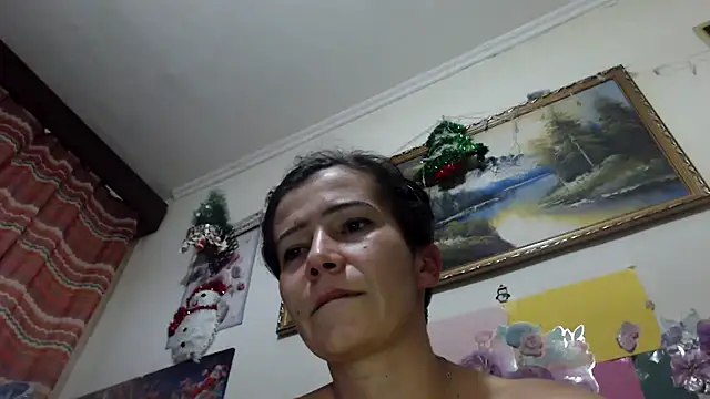 Snapshot of EllyseJenner chatting on October 16, 7:26 pm EllyseJenner online show from October 16, 7:26 pm