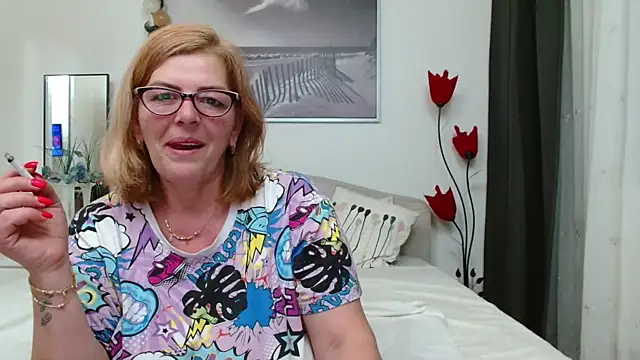 YulliaMilf online show from March 15, 12:47 am
