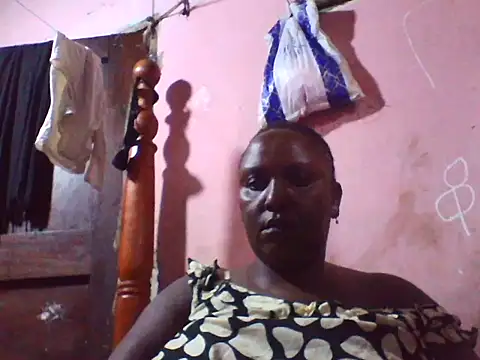 Snapshot of big_clits chatting on June 6, 6:29 am big clits online show from June 6, 6:29 am
