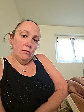 Wisie Cutie online show from March 19, 4:00 pm