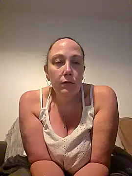 Wisie Cutie online show from April 2, 10:07 pm