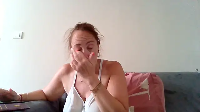 Wisie Cutie online show from July 17, 9:27 am