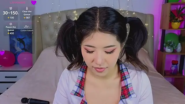 Wendy  Hills online show from February 1, 12:47 pm