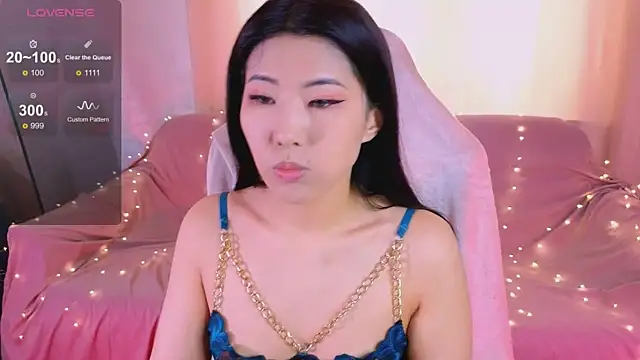 Snapshot of Wendy__Hills chatting on January 19, 5:33 am Wendy Hills online show from January 19, 5:33 am