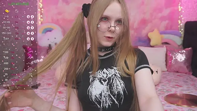 minx g1rl online show from March 17, 6:40 am