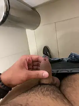 Snapshot of par_0111 chatting on February 6, 5:34 am par 0111 online show from February 6, 5:34 am