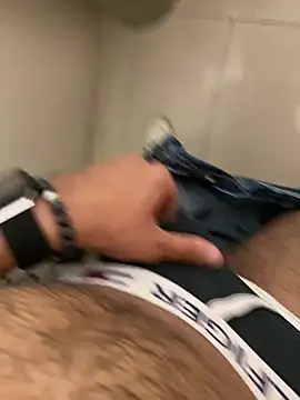 Snapshot of par_0111 chatting on February 23, 9:39 am par 0111 online show from February 23, 9:39 am