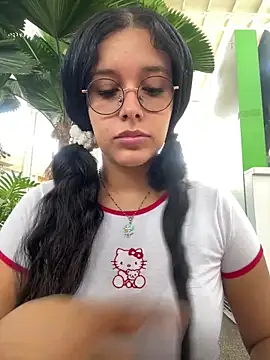 Snapshot of Annya-sweet chatting on December 2, 2:41 pm Annya-sweet online show from December 2, 2:41 pm