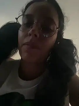 Snapshot of Annya-sweet chatting on January 29, 2:42 pm Annya-sweet online show from January 29, 2:42 pm